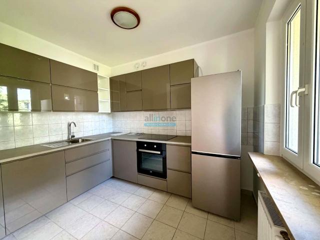 Wynajmę mieszkanie w bloku mieszkalnym m3 z kuchnią z oknem 72 m² ul. Zaporoska, Kraków, Kliny