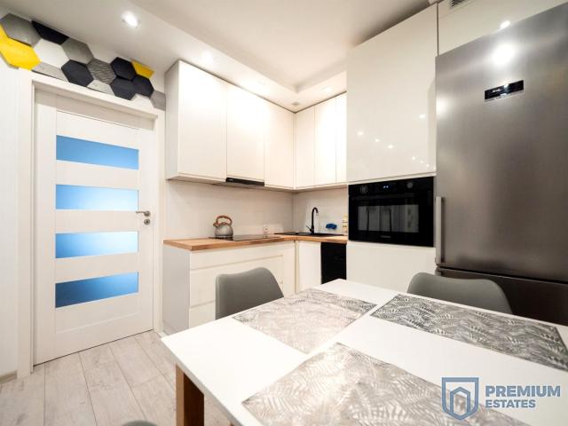 Wynajmę mieszkanie w bloku mieszkalnym m3 z oddzielną kuchnią 60 m² ul. Poznańska, Kraków, Łobzów