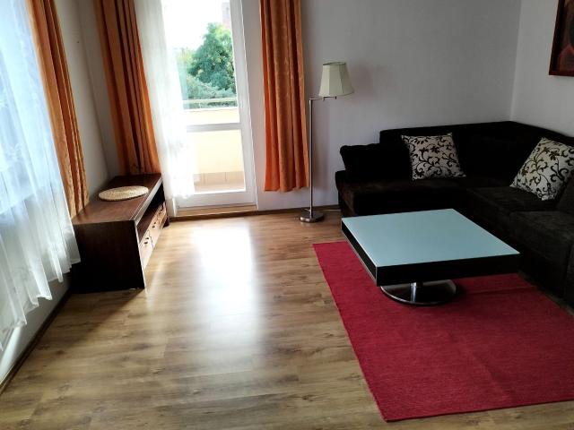 Wynajmę mieszkanie w bloku mieszkalnym m3 z oddzielną kuchnią 72 m² ul. Gradowa, Wrocław, Krzyki