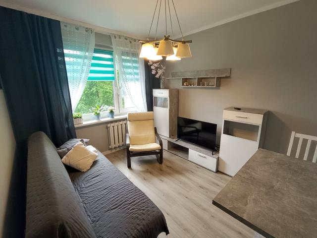 Wynajmę mieszkanie w bloku mieszkalnym kawalerka z oddzielną kuchnią 33 m² ul. Sielecka, Sielec