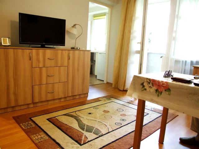 Wynajmę mieszkanie w bloku mieszkalnym kawalerka z oddzielną kuchnią 30 m² Kraków, Krowodrza