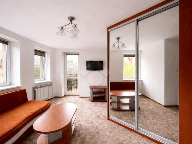 Wynajmę mieszkanie w bloku mieszkalnym kawalerka z oddzielną kuchnią 30 m² ul. Reja, Prądnik Biały
