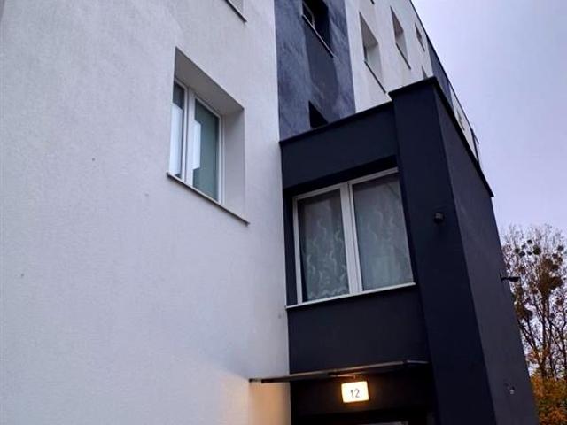 Wynajmę mieszkanie w bloku mieszkalnym kawalerka z oddzielną kuchnią 38 m² Gdynia, Śródmieście