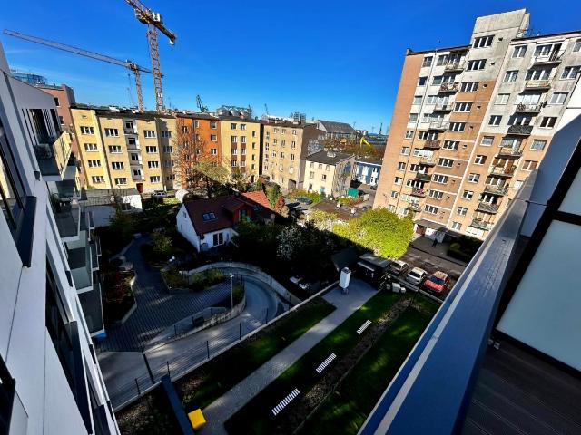 Wynajmę mieszkanie w bloku mieszkalnym kawalerka z aneksem kuchennym 26 m² Gdynia, Śródmieście