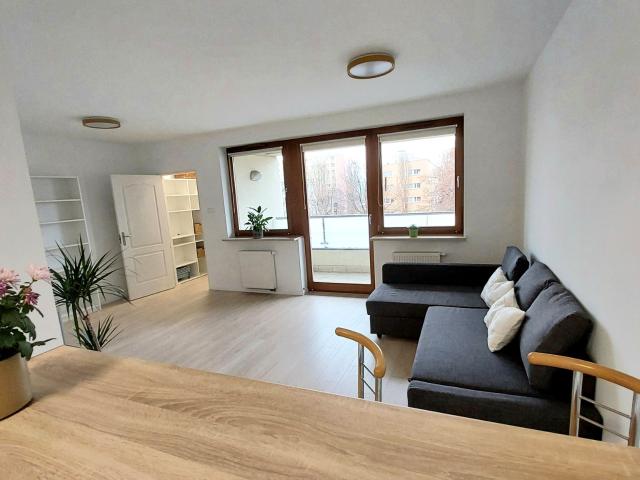 Wynajmę mieszkanie w bloku mieszkalnym kawalerka z aneksem kuchennym 38 m² Warszawa, Ochota