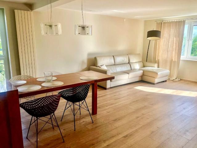 Wynajmę mieszkanie w bloku mieszkalnym 130,70 m² przy lesie ul. Łabędzia, Katowice, Brynów