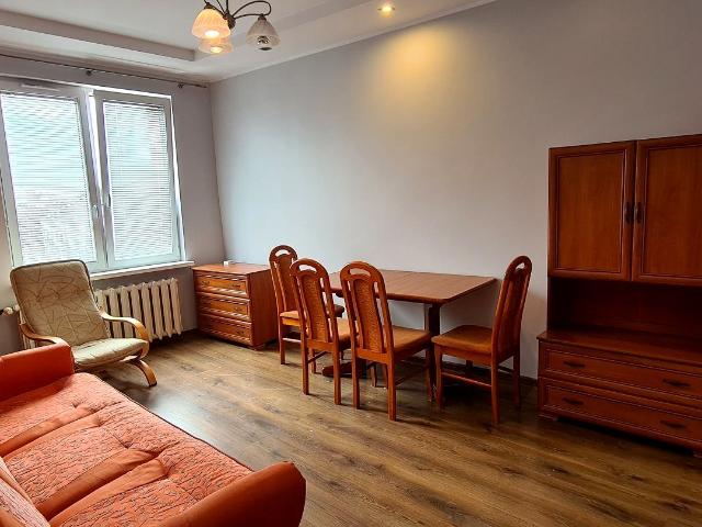 Wynajmę mieszkanie w domu wielorodzinnym m2 z oddzielną kuchnią 42 m² ul. Zamenhofa, Kutno