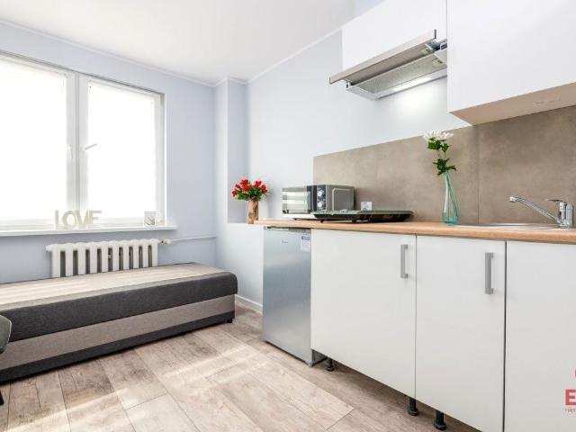 Wynajmę mikrokawalerkę w bloku mieszkalnym kawalerka z aneksem kuchennym 12 m² Białystok, Bema