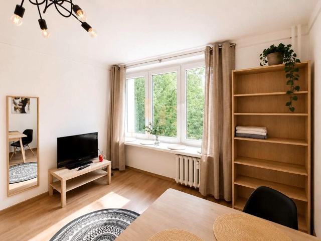Wynajmę mikrokawalerkę w bloku mieszkalnym kawalerka z kuchnią w zabudowie 24 m² Warszawa, Żoliborz