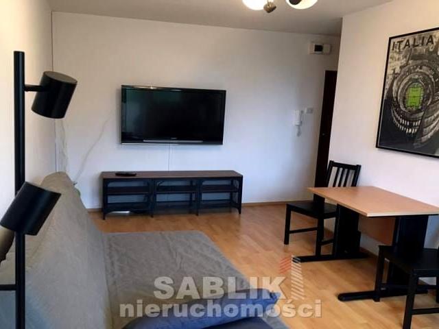 Wynajmę mikrokawalerkę w bloku mieszkalnym kawalerka z kuchnią z oknem 24 m² Wrocław, Gądów Mały