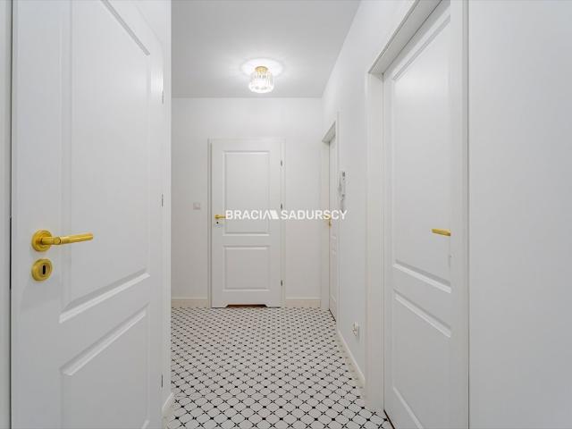 Wynajmę nowe 4 pokojowe mieszkanie 64 m² w Krakowie
