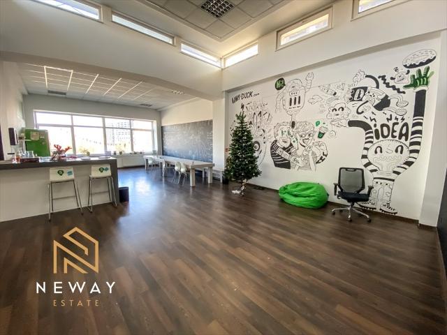 Wynajem biura 348 m2 z adaptacją i parkingiem w Krakowie