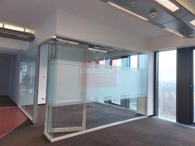 Wynajem biura 967 m² w nowoczesnym budynku klasy A