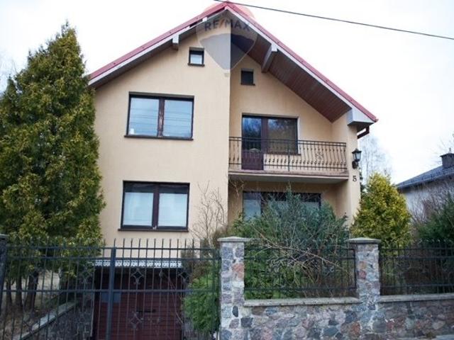Wynajem domu 240 m2 z ogrodem, 5 pokoi, nowoczesny
