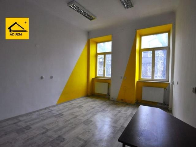 Wynajem 1100 m² w kamienicy przy Królewskiej, klimatyzacja