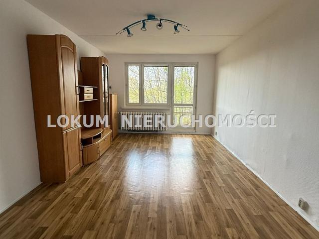 Wynajem 38m² z balkonem, piwnicą i dobrą komunikacją
