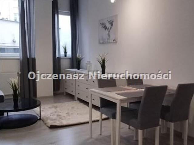 Wynajem 31 m2 w centrum Bydgoszczy, wysokie 3 m, nowe meble