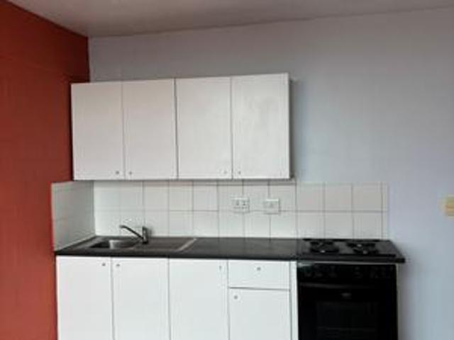 wynberg 1 bedroom apartment with p.