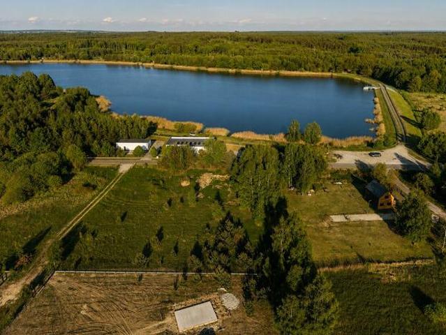 Wyjątkowa działka przy zalewie Stradomia Wierzchnia, media