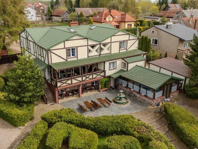 Wyjątkowy ośrodek nad jeziorem z własną linią brzegową