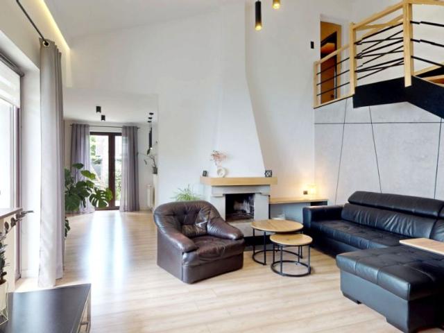 Wyszyńskiego 180 m², Częstochowa