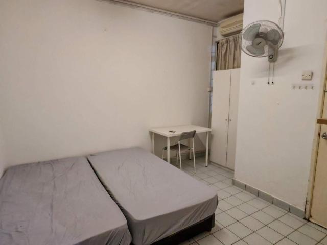 X Deposit LOW Booking Fee Medium Room for Rent | 10 Minutes drive to 1 Utama Shopping Centre