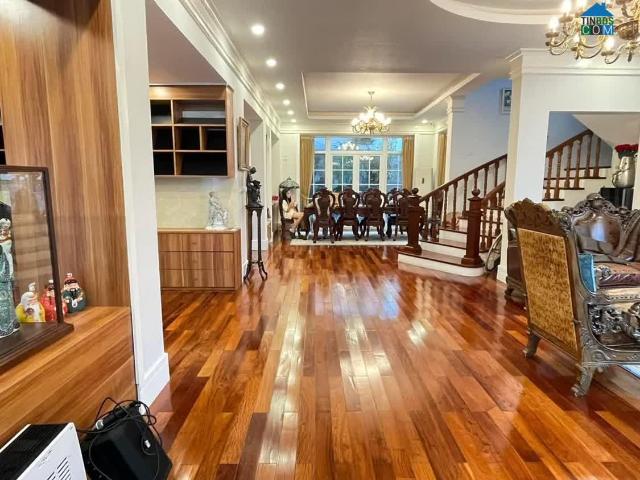 Xa La nhà phân lô 2 mặt tiền, vỉa hè rộng, ô tô đỗ cửa, tiện ích ngập tràn, 50m2, hơn 16 tỷ