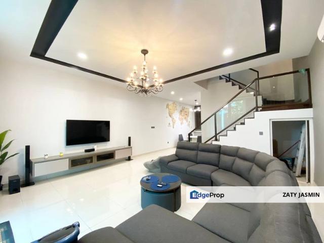 CHEAPEST FULLY RENOVATED 3 Storey Reflexion Type Grande Puchong