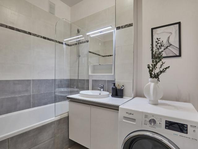 Xalea 2 bedrooms in Trocadéro, Paris Amsterdam Apartments for Rent