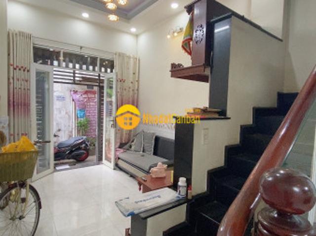 Xe hơi đỗ cửa vị trí kinh doan tân phú 26m2 giá 3.1 tỷ