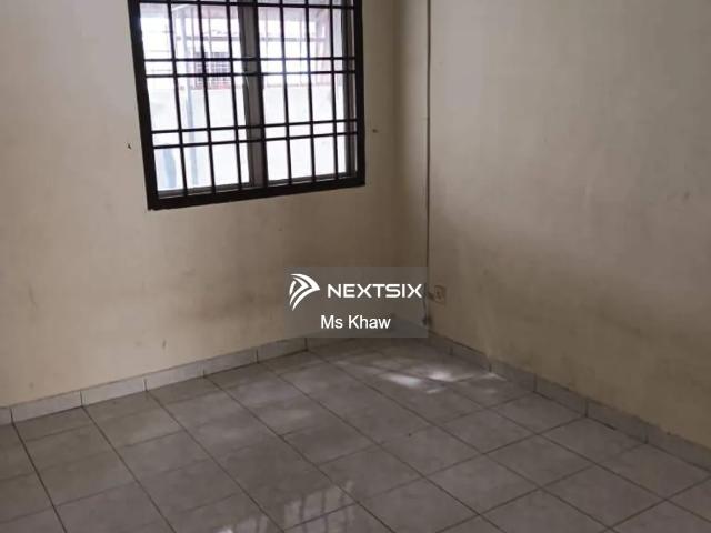 想要 Landed 有多一点发挥空间？这间给你多 10ft 地刚刚好 #BukitIndah 双层 End Lot 20x70+10尺地【4房3厕】Freehold 原装单位 成熟住宅区，去 AEON很近 ️ 上 Second Link 约10km 自住一家大小够宽敞，投资 Bukit Indah landed 也一直有家庭需求