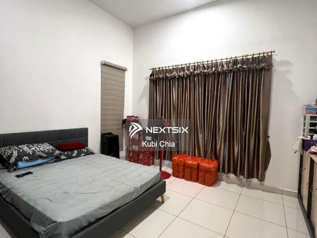 想找 4房Freehold 又在Bukit Indah这一带，这间可以看一下 #Nusa Indah Endlot双层排楼 22x70【4房3厕】保安区住得安心 Unblock View 能停多多车 整体状态超级好️ 售 RM750K 靠近 Nusa Idaman、Bukit Indah、Nusa Sentral，去 AEON Bukit Indah 约5–6km