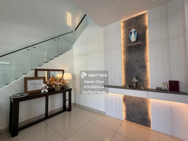 想住靠近CIQ，不一定要花百万 全场最便宜的全海景单位 #CountryGardenBayLaurel RM730K就可以买到1474sqft的大单位️ 楼下就有商业街️ 往返CIQ约5 10分钟 对每天往返新加坡工作的朋友来说，住得近真的差很多 Higher Floor【3+1房3+1厕】2个靠近Lift的车位