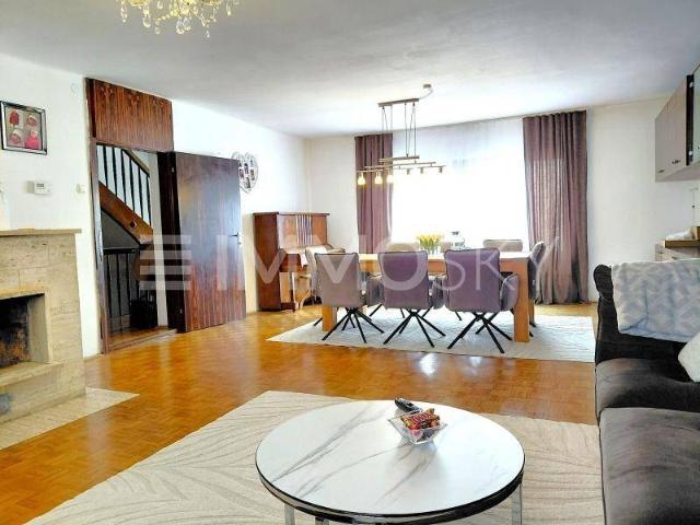 XL Familienhit in altehrwürdigem Gemäuer RAUMWUNDER!