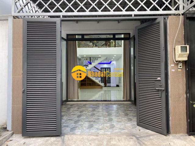 Xuất ngoại cần bán gấp nhà đẹp 4 lầu, hẻm xe tải, p. 2, tân bình
