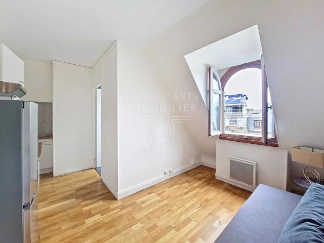 16e FOCH / MAKLAKOFF. BEAU STUDIO CALME ET LUMINEUX