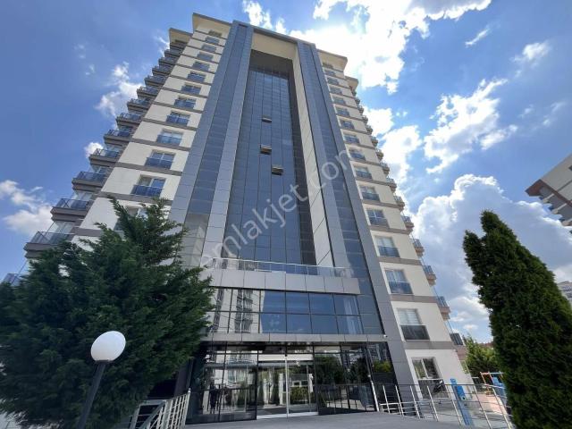 Bağlıca'da Site İçinde Kapalı Otoparklı Satılık Lüks Geniş 4+1