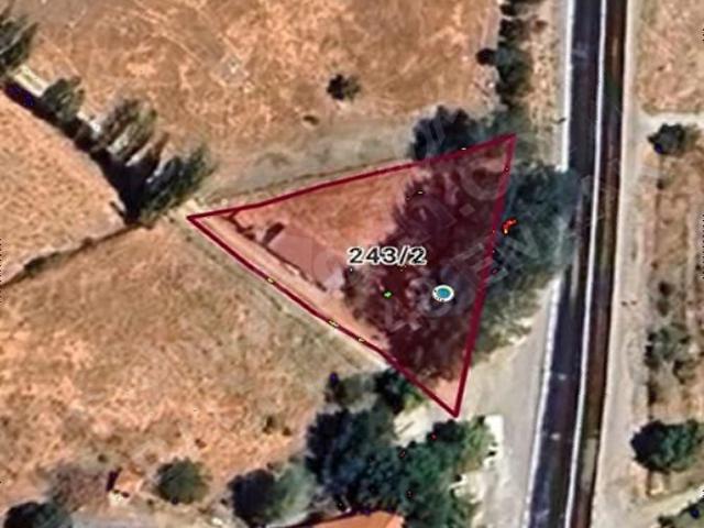 Y.CEYLAN ANA YOLA 49 METRE CEPHELİ ARAZİ VE İÇİNDE 1+1 EV
