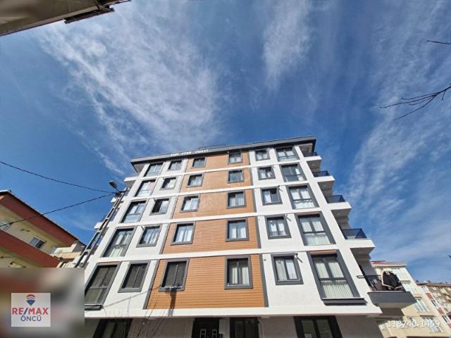 Y.Dudullu Modokoya yakın 2+1 sıfır satılık ara kat daire