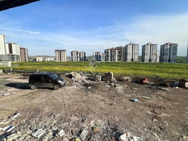 Yıldırım Emlak'tan Şehitlikte 4+1 Hesaplı Manzaralı Harıka Daire