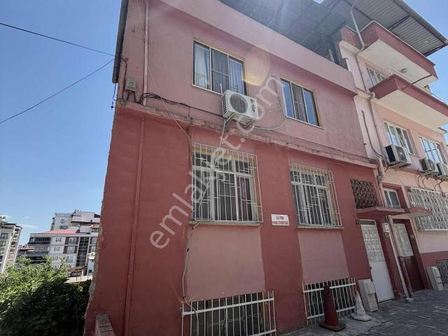Yıldıztepe Mahallesinde Komple Satılık 2 Katlı Bina