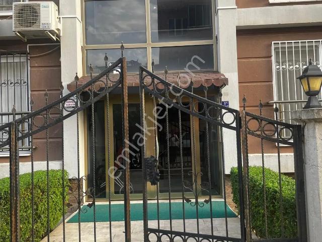 Yıldıztepe Öykünekt Sitesinde 3+1 Satılık Daire