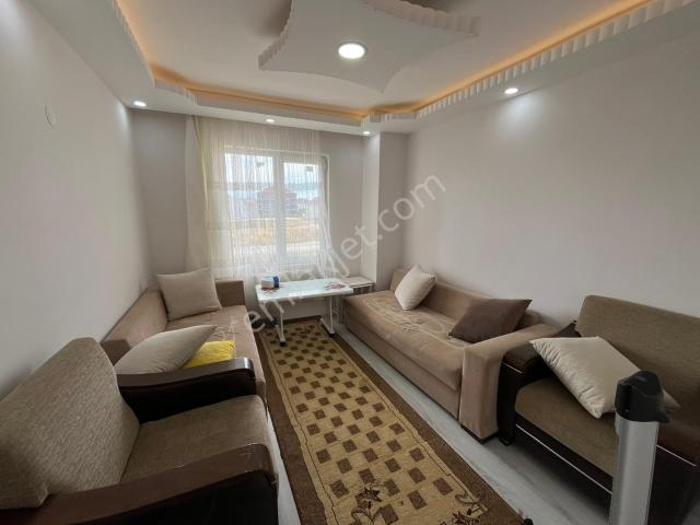Yıldız Caddesine Cephe 2+1 Ön Cephe İskanlı Eşyalı Şekilde Sat