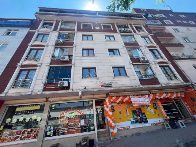 Yıldız Dan Necipfazıl Lisesi Yakını Ebeveyn Banyolu 3+1 Ara Akt Daire