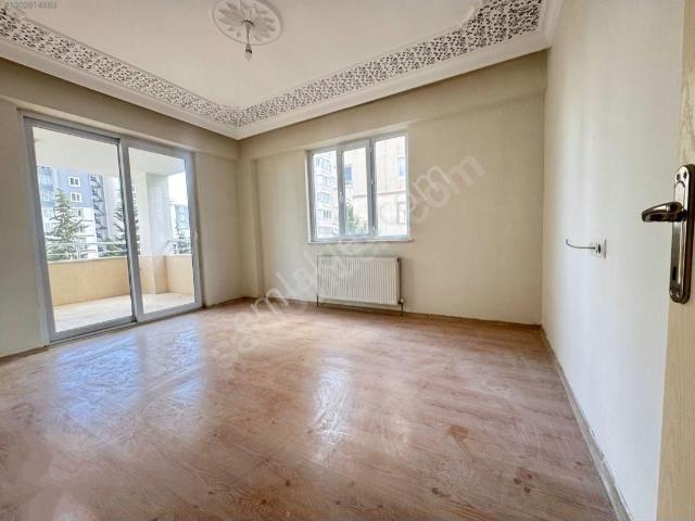 Yıldız Emlaktan Hürriyet Mahallesinde Kiralık 4+1 Daire