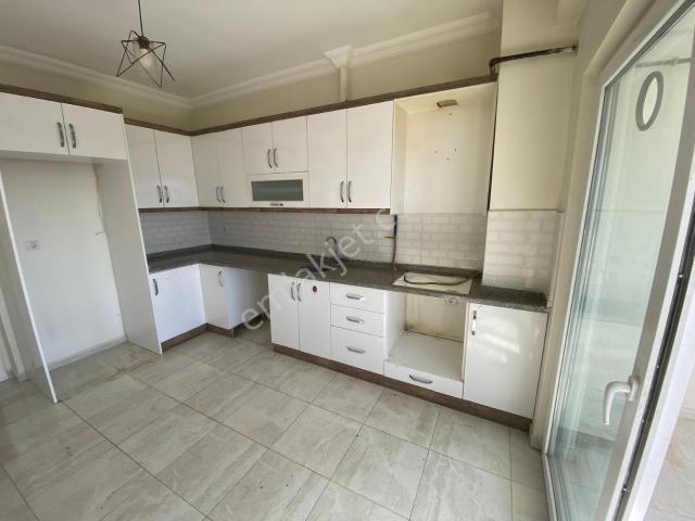 Yıldız Emlak'tan Tekerek Sağlık Ocağı Civarı Kiralık 4+1 Daire