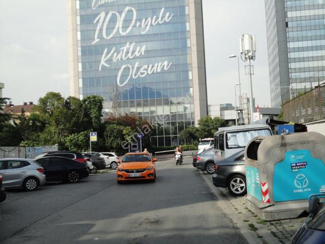Yıldız Metrosu Yakını 2024 Yapımı İskanlı Otoparklı Satılık 3+1