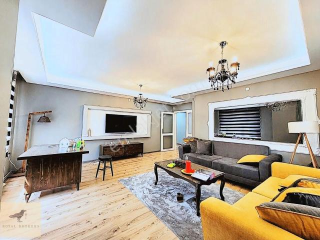 Yıldızevler Turan Güneş Arkasında 3+1 135 M2 Satılık Ofis Büro