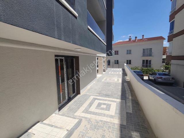 Yılmaz Gayrımenkulden 2+1 Ful Yapılı 1 Kat Guney Cephe 80 Metre Kare