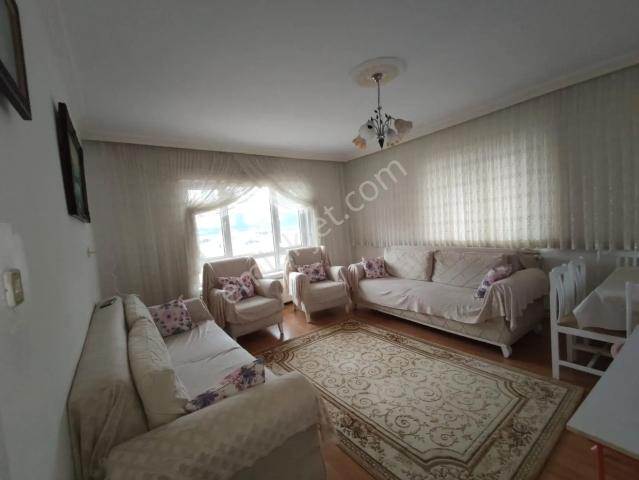 Yılmaz Gayrımenkulden Yapılı 1 Kat Ön Cephe Salon Bagımsız